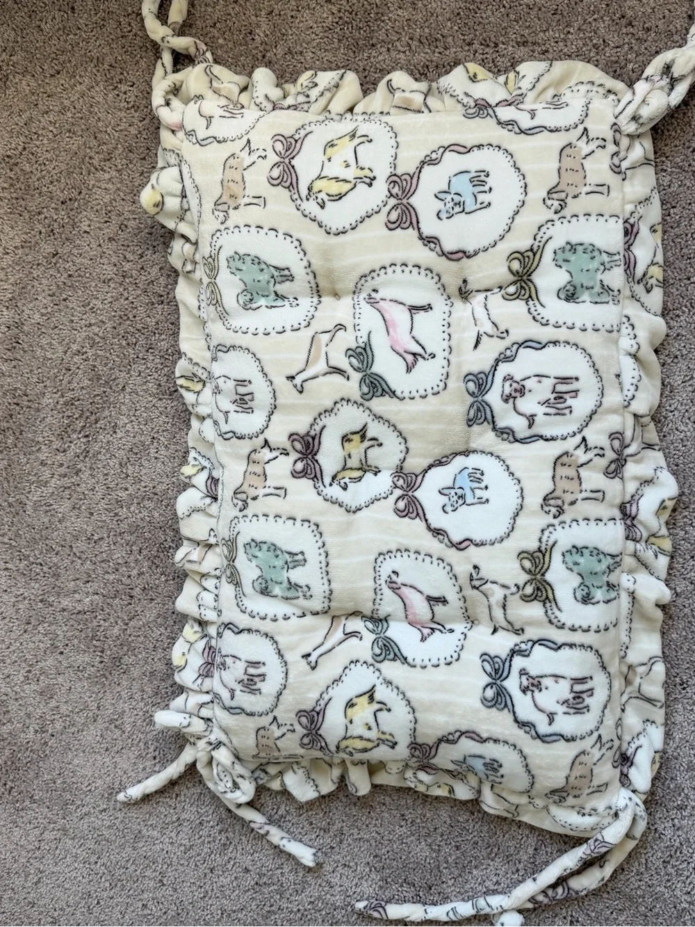 plush pet lounger